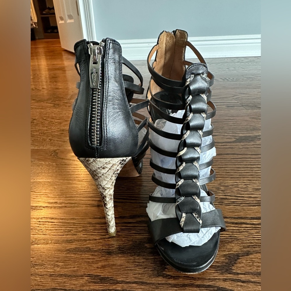 EUC COACH HEELS